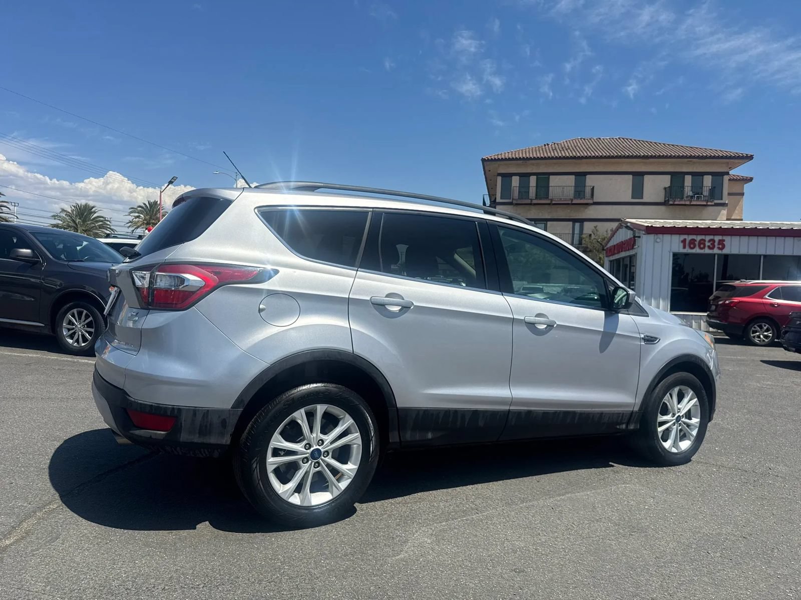Used 2017 Ford Escape SE w/ Equipment Group 201A FWD image 8