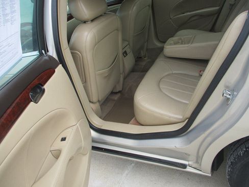 Used 2008 Buick Lucerne CXL FWD image 22