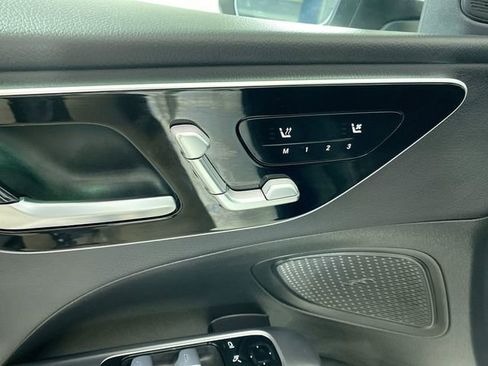 Used 2025 Mercedes-Benz C 300 Sedan image 19