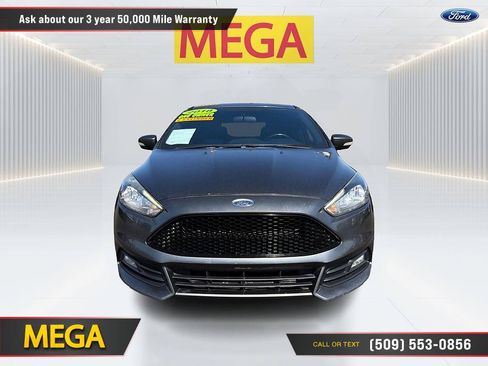 Used 2018 Ford Focus ST FWD image 2