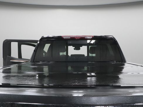 Used 2023 Chevrolet Silverado 1500 High Country w/ Technology Package AWD/4WD image 32