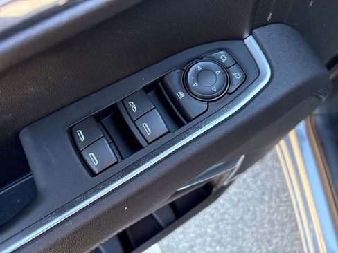 Used 2025 GMC Sierra 1500 Elevation image 23