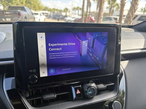 Used 2024 Toyota Corolla Cross SE image 11