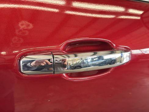 Used 2018 GMC Sierra 1500 Denali AWD/4WD image 8
