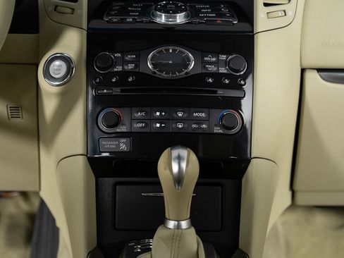 Used 2014 INFINITI QX70 AWD w/ Premium Package image 37