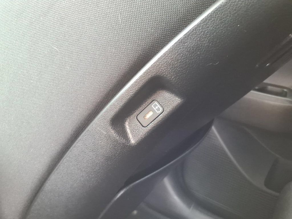 Used 2026 Hyundai Santa Fe SE FWD image 14