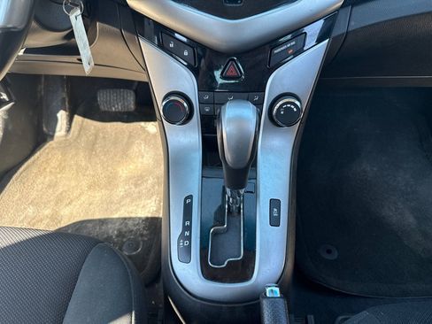 Used 2011 Chevrolet Cruze LT FWD image 16