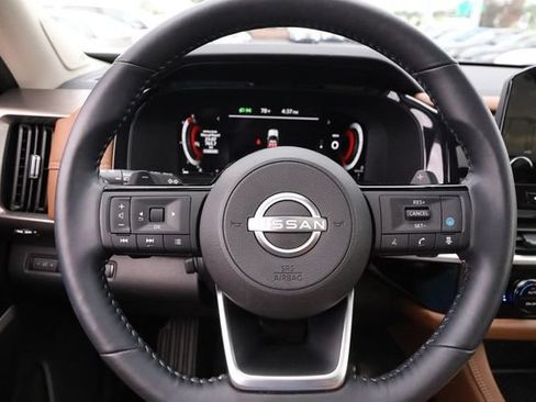Certified 2025 Nissan Pathfinder Platinum w/ Cargo Package FWD image 13