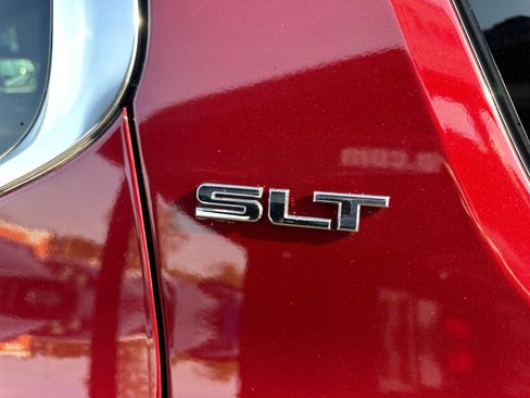 Used 2017 GMC Acadia SLT AWD/4WD image 9
