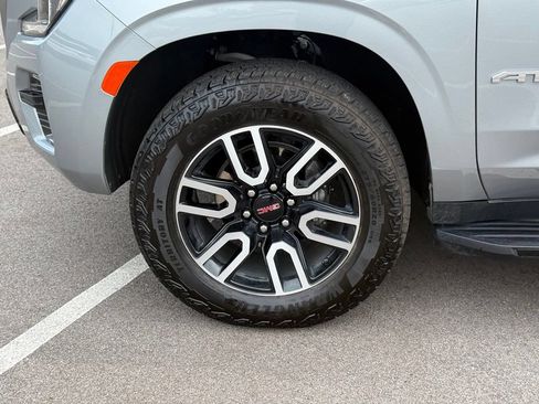Used 2024 GMC Yukon AT4 AWD/4WD image 11