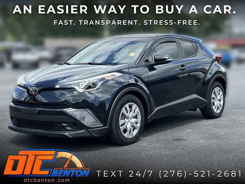 Used 2019 Toyota C-HR LE FWD image 4