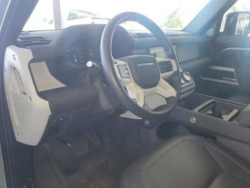 Used 2024 Land Rover Defender 110 S image 8