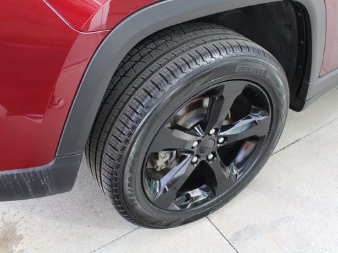 Used 2025 Jeep Grand Cherokee Limited w/ Luxury Tech Group II image 38