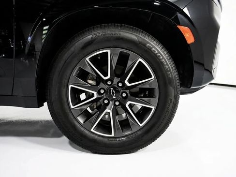 Used 2021 Chevrolet Tahoe Z71 w/ Z71 Off-Road Package AWD/4WD image 9