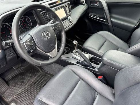 Used 2018 Toyota RAV4 SE w/ Power Extra Value Package FWD image 3
