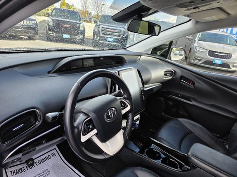 Used 2018 Toyota Prius Prime Premium image 10