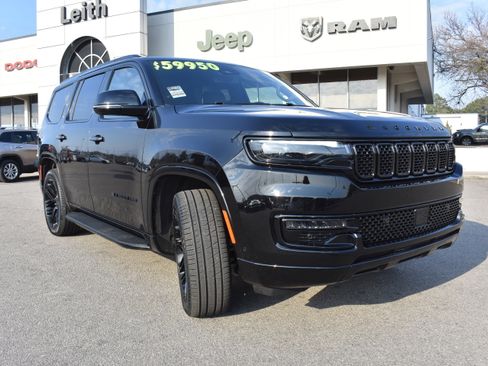 Used 2025 Jeep Wagoneer Series II w/ Premium Group I image 3