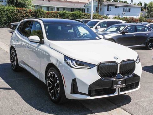 Used 2026 BMW X3 xDrive30 w/ M Sport Package AWD/4WD image 3