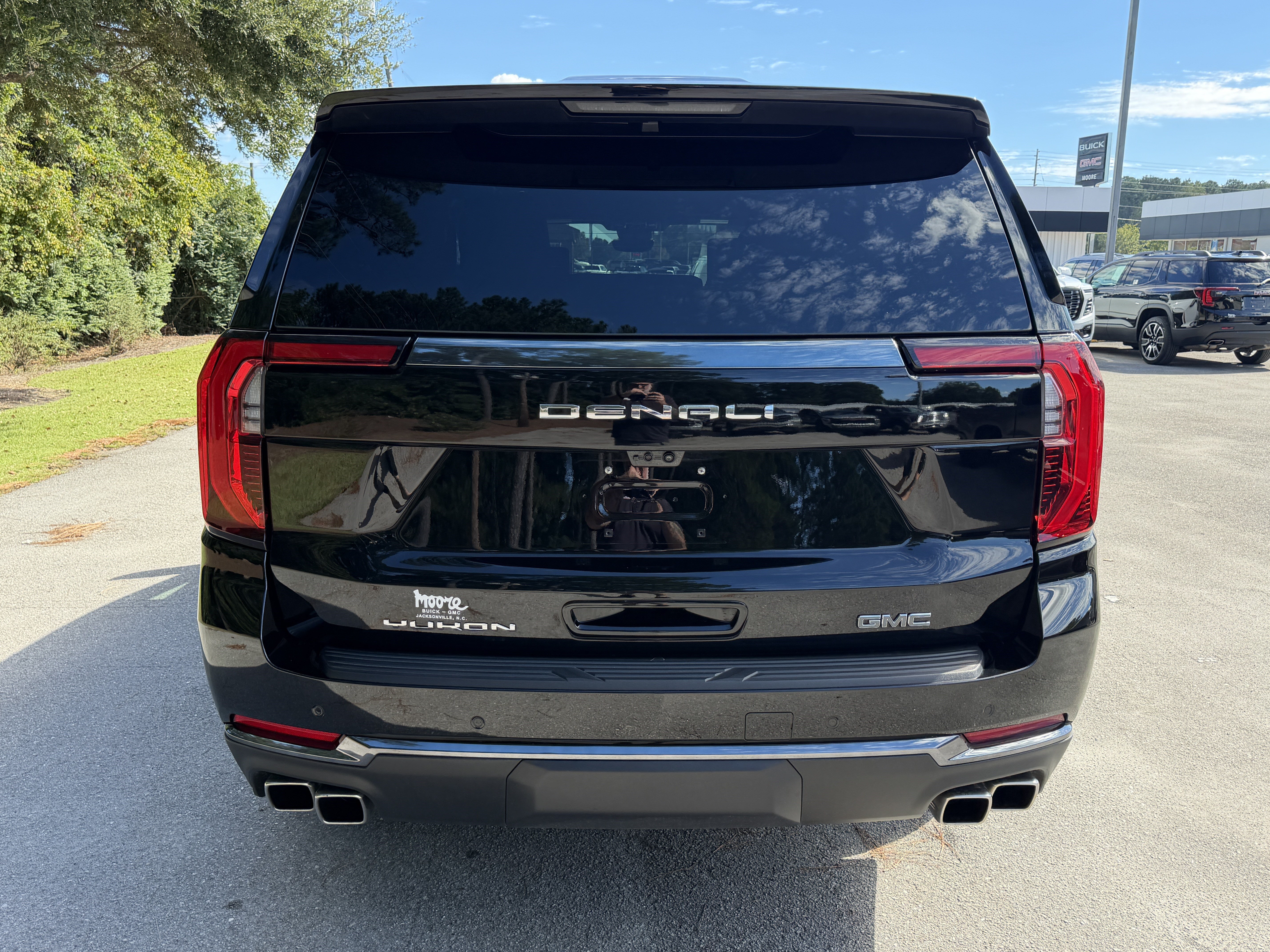 Used 2026 GMC Yukon XL Denali Ultimate w/ LPO, Illumination Package AWD/4WD image 9