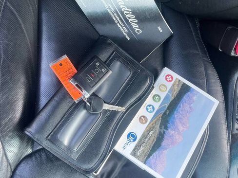 Used 2010 Cadillac DTS Luxury image 20