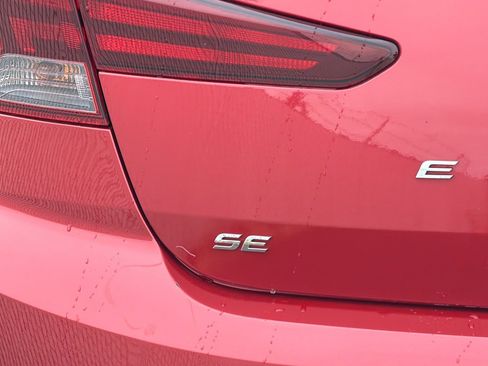 Used 2020 Hyundai Elantra SE FWD image 21