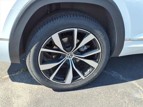 Used 2024 Volkswagen Atlas SEL Premium R-Line AWD/4WD image 21