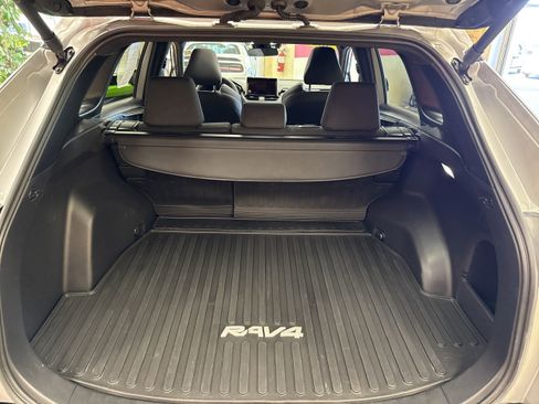 Used 2024 Toyota RAV4 SE w/ Convenience Package image 22