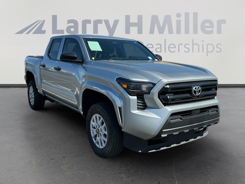 Certified 2025 Toyota Tacoma SR image 7