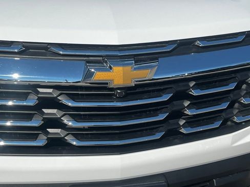 New 2026 Chevrolet Equinox LT image 3