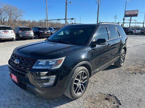 Used 2016 Ford Explorer Sport w/ Equipment Group 401A image 8