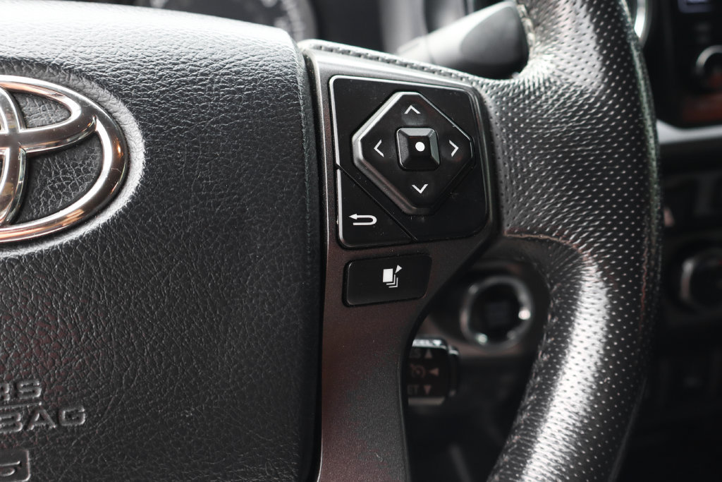 Used 2016 Toyota Tacoma TRD Sport RWD image 28