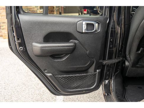 Used 2021 Jeep Gladiator Mojave w/ Cold Weather Group AWD/4WD image 18