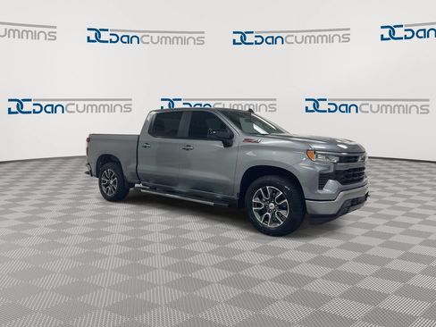 Used 2024 Chevrolet Silverado 1500 RST w/ Z71 Off-Road Package AWD/4WD image 2