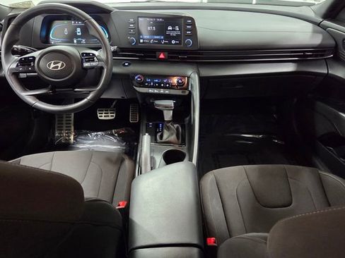 Certified 2025 Hyundai Elantra Sport FWD image 8