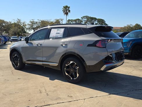 New 2026 Kia Sportage SX FWD image 6