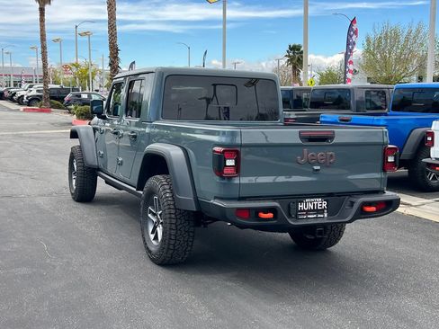 New 2026 Jeep Gladiator Mojave w/ Technology Group AWD/4WD image 4