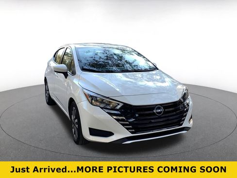 Used 2025 Nissan Versa SV image 1