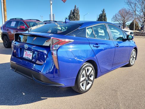 Used 2017 Toyota Prius Three Touring image 3