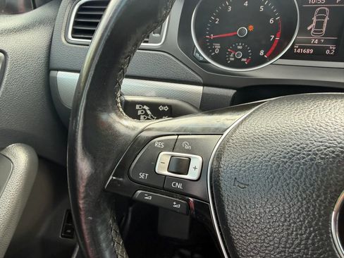 Used 2017 Volkswagen Jetta SE FWD image 15