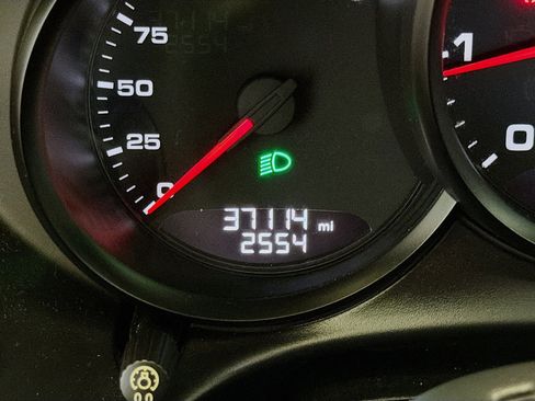 Used 2018 Porsche 718 Cayman Base image 8