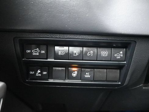 Used 2023 Toyota Tundra Platinum w/ Advanced Package AWD/4WD image 28
