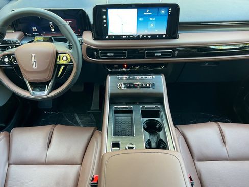 New 2026 Lincoln Aviator Reserve AWD/4WD image 11