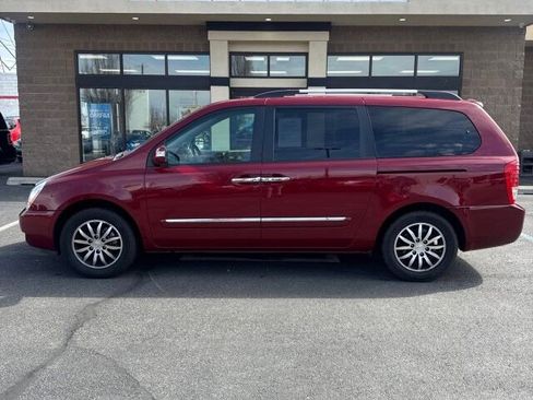Used 2012 Kia Sedona EX w/ Luxury Pkg image 2