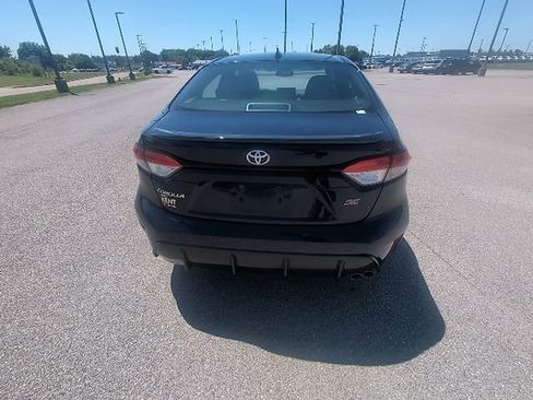Used 2024 Toyota Corolla SE w/ SE Convenience Package FWD image 4