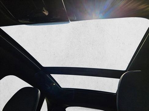 Used 2025 Mercedes-Benz GLC 300 image 21