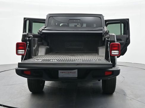 Used 2022 Jeep Gladiator Overland image 43