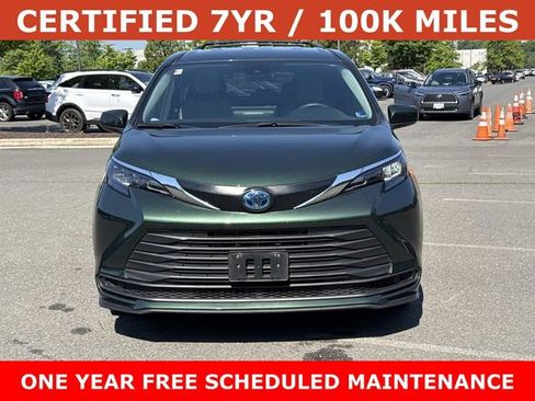 Used 2025 Toyota Sienna LE FWD image 6