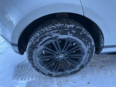 Certified 2025 Land Rover Range Rover Evoque Dynamic SE image 11