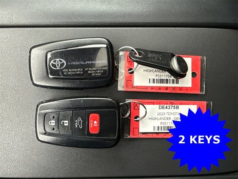 Used 2023 Toyota Highlander XLE image 4