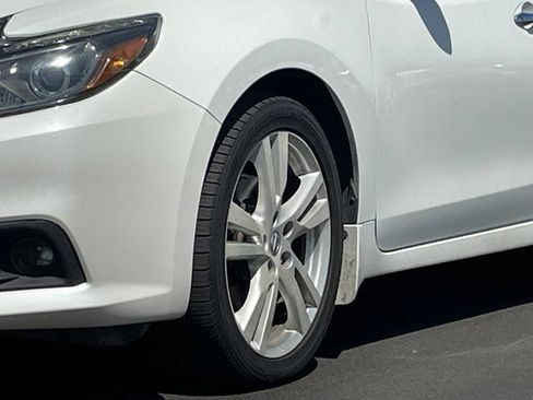 Used 2016 Nissan Altima 3.5 SL FWD image 21
